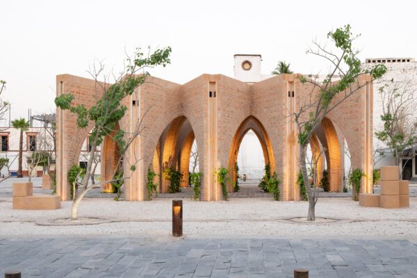 central gardens masonry arches